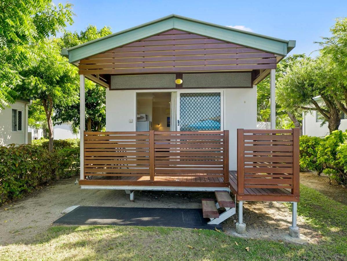 Queens Beach Tourist Village Bowen Exterior photo