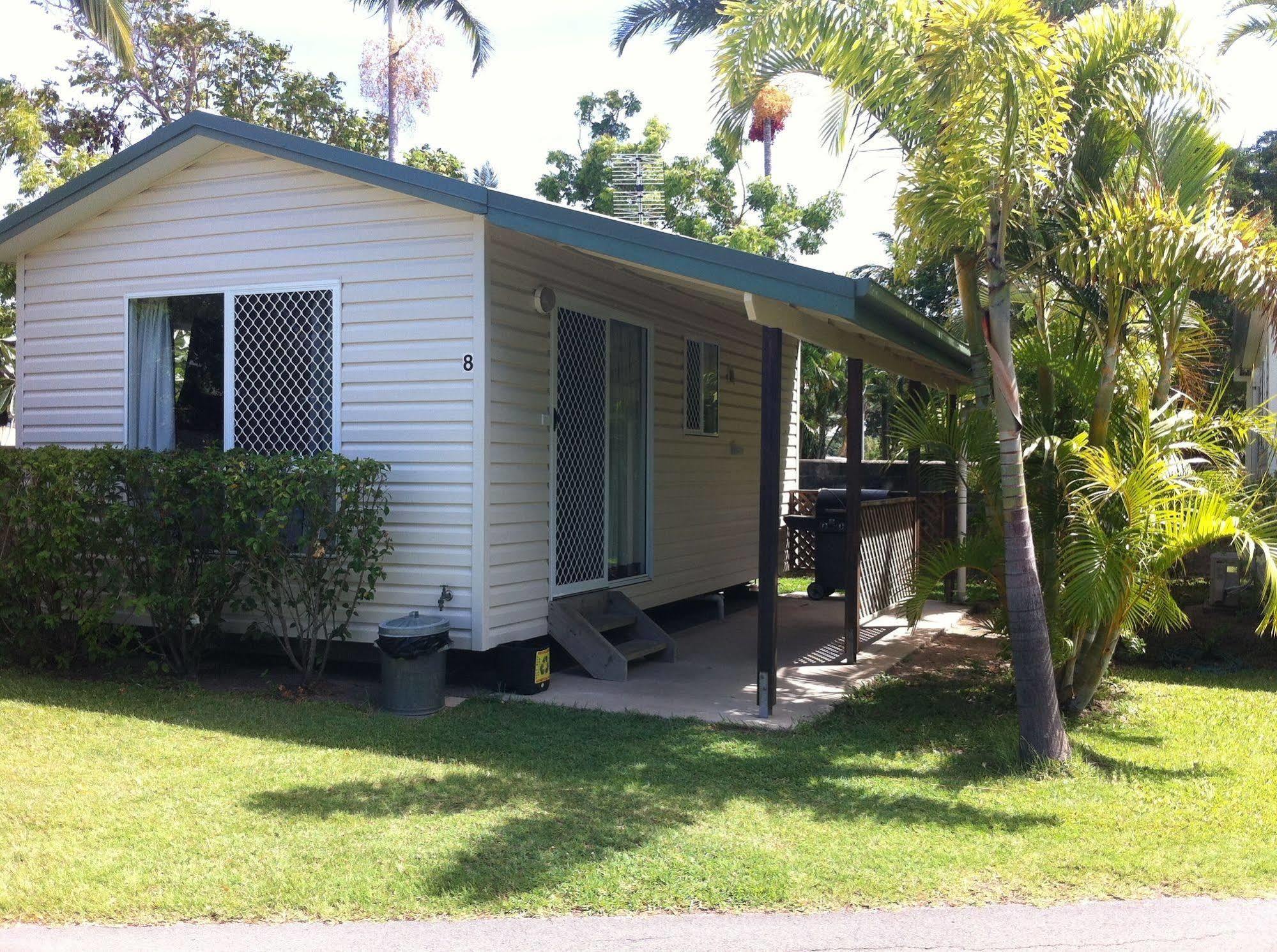 Queens Beach Tourist Village Bowen Exterior photo